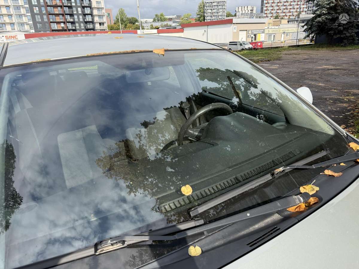 Toyota Avensis - 4