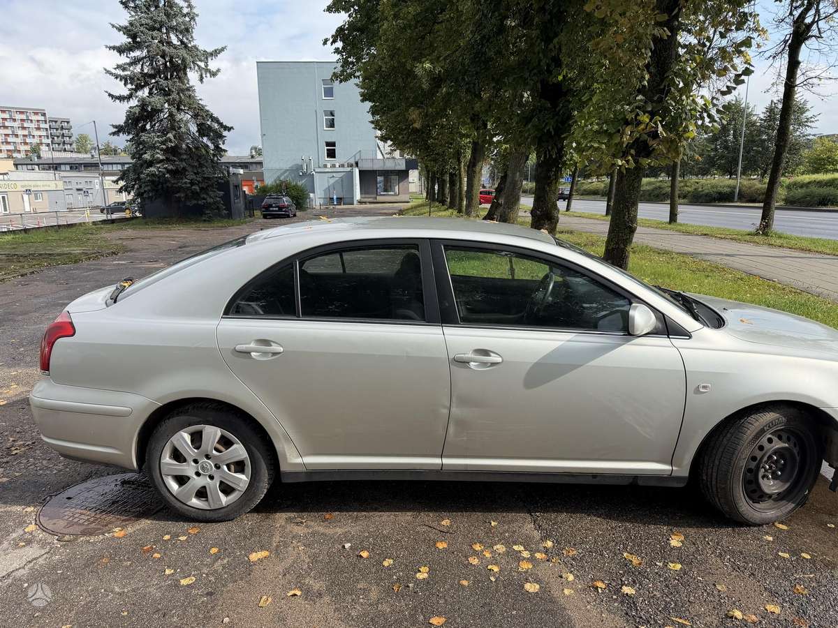 Toyota Avensis - 5