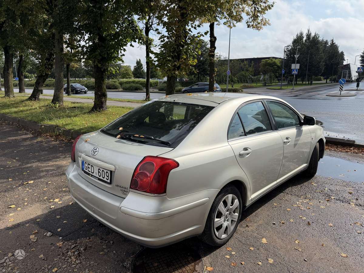 Toyota Avensis - 6