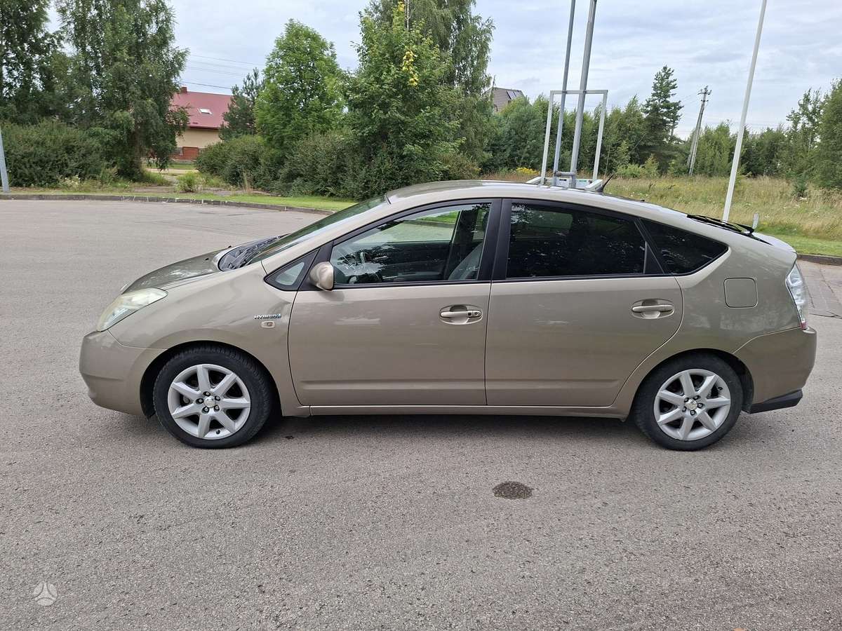 Toyota Prius - 1