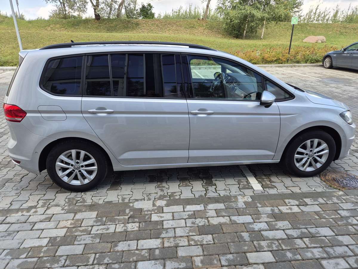 Volkswagen Touran - 8