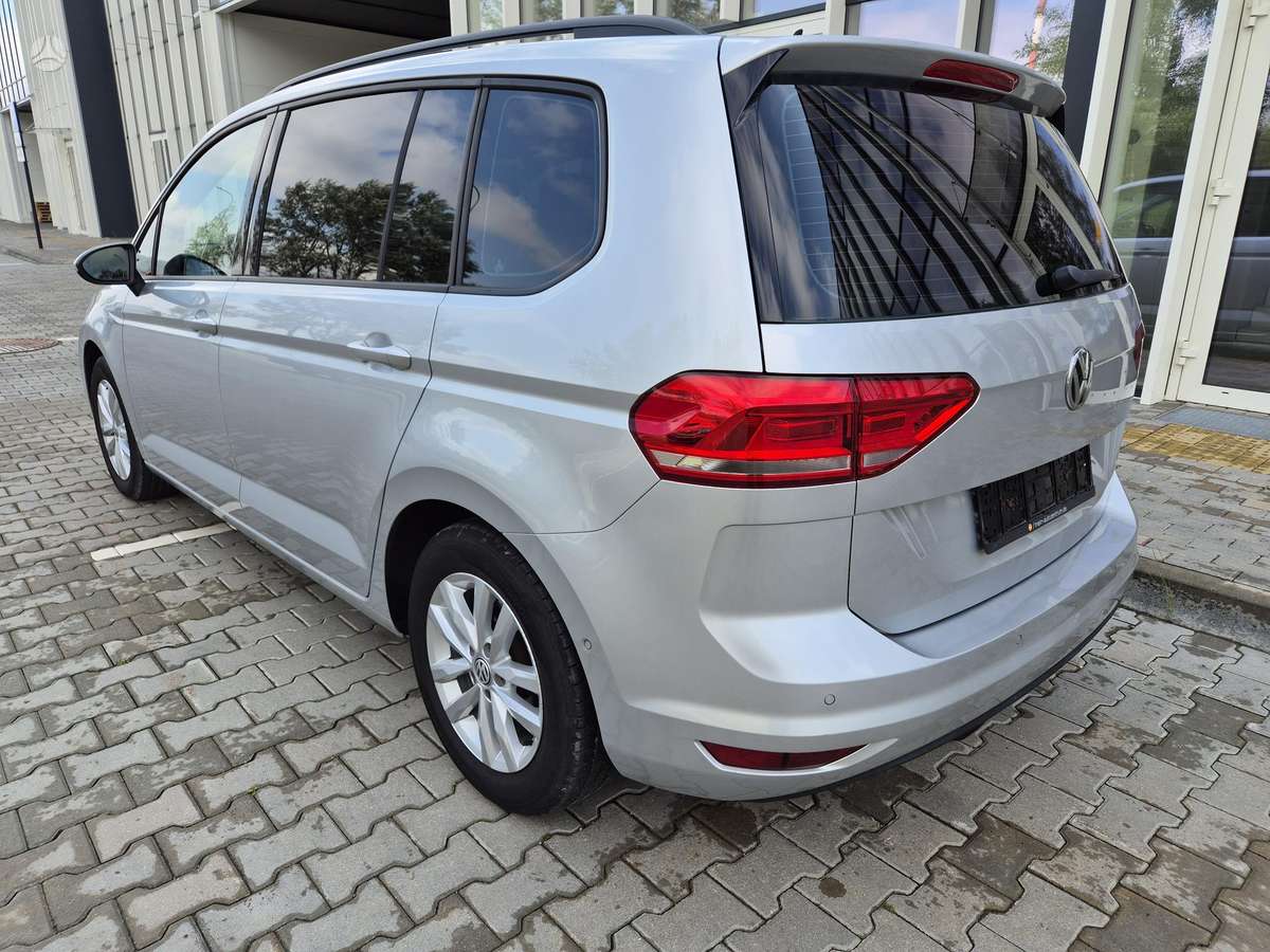 Volkswagen Touran - 4