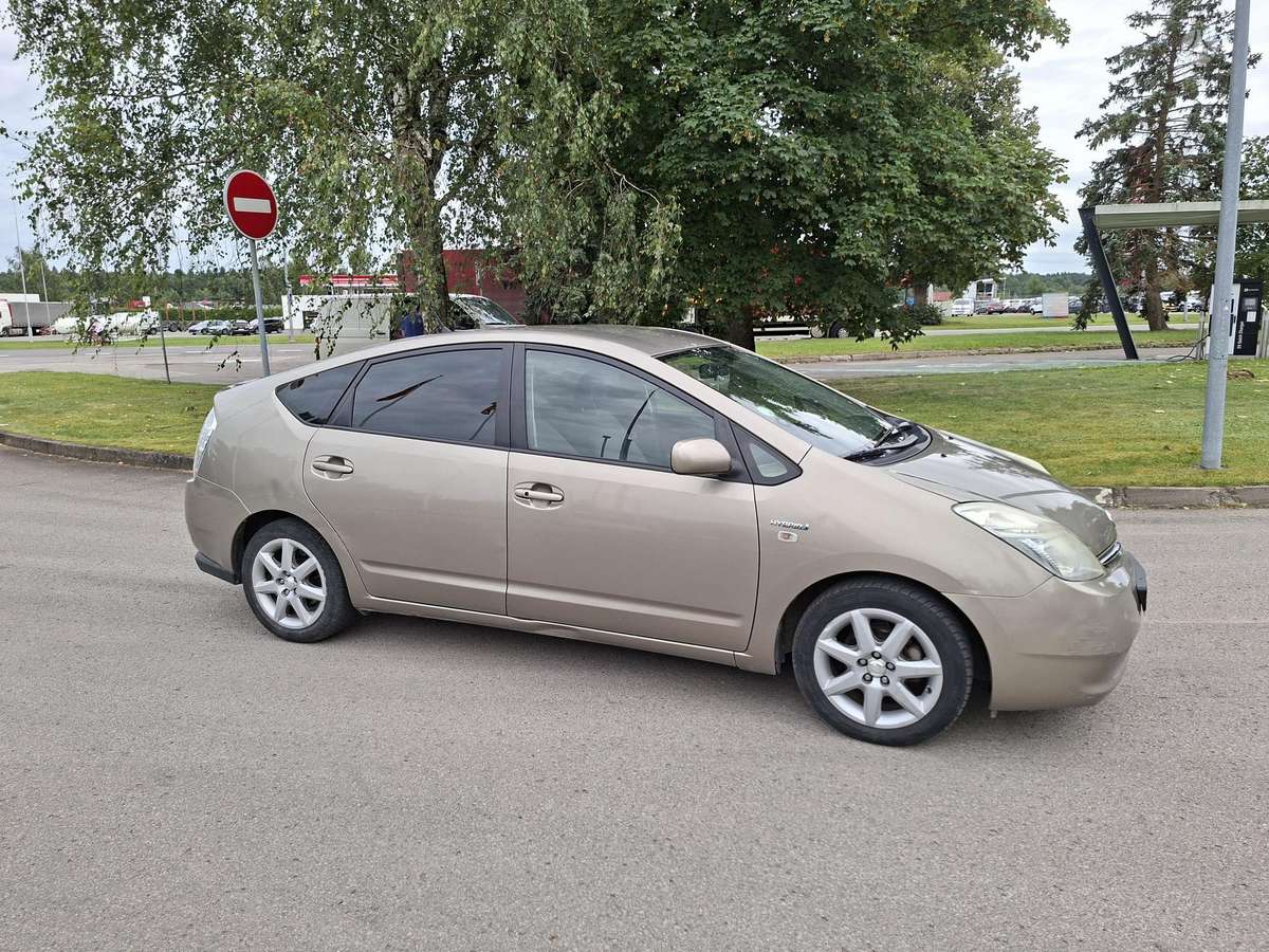 Toyota Prius - 2