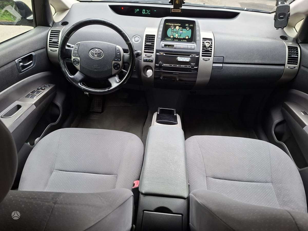 Toyota Prius - 5