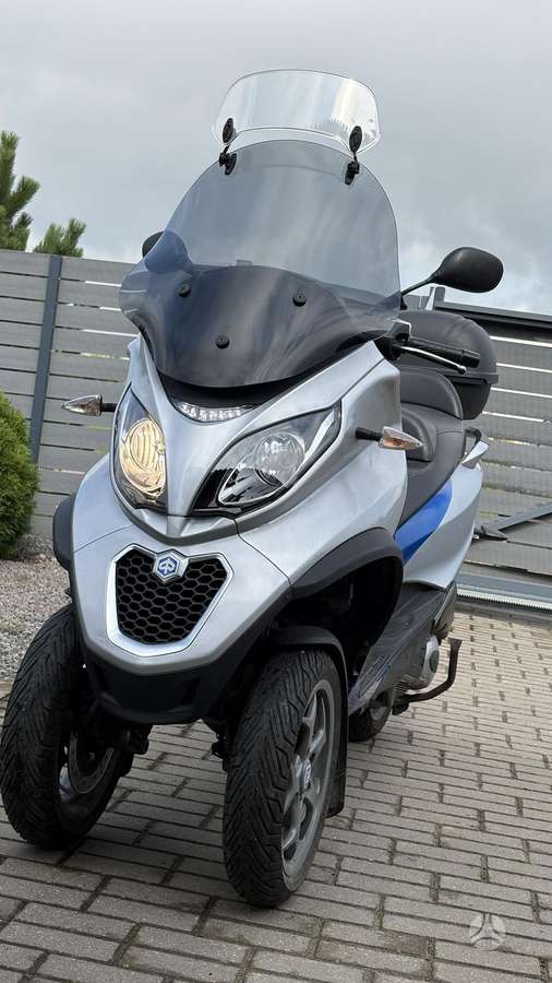Piaggio MP3 300cc, trikes