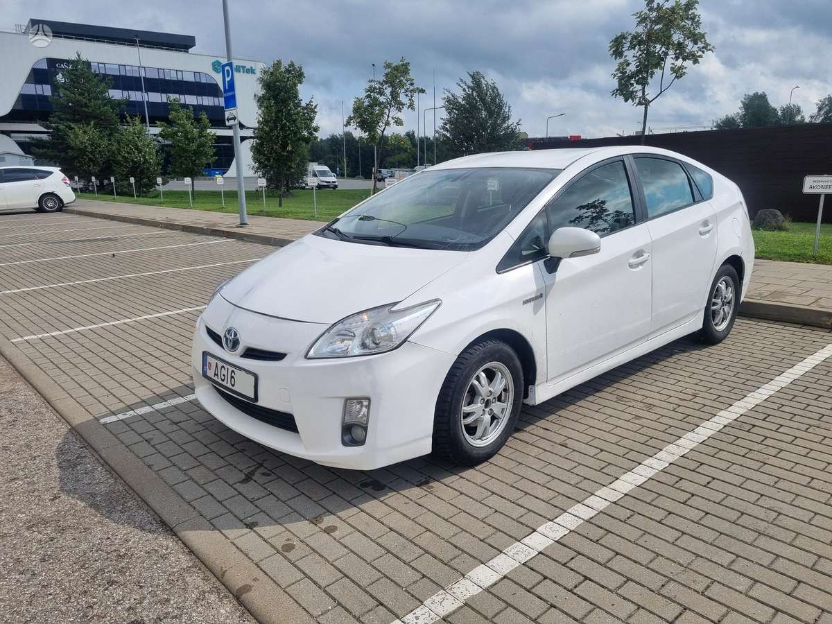 Toyota Prius - 1