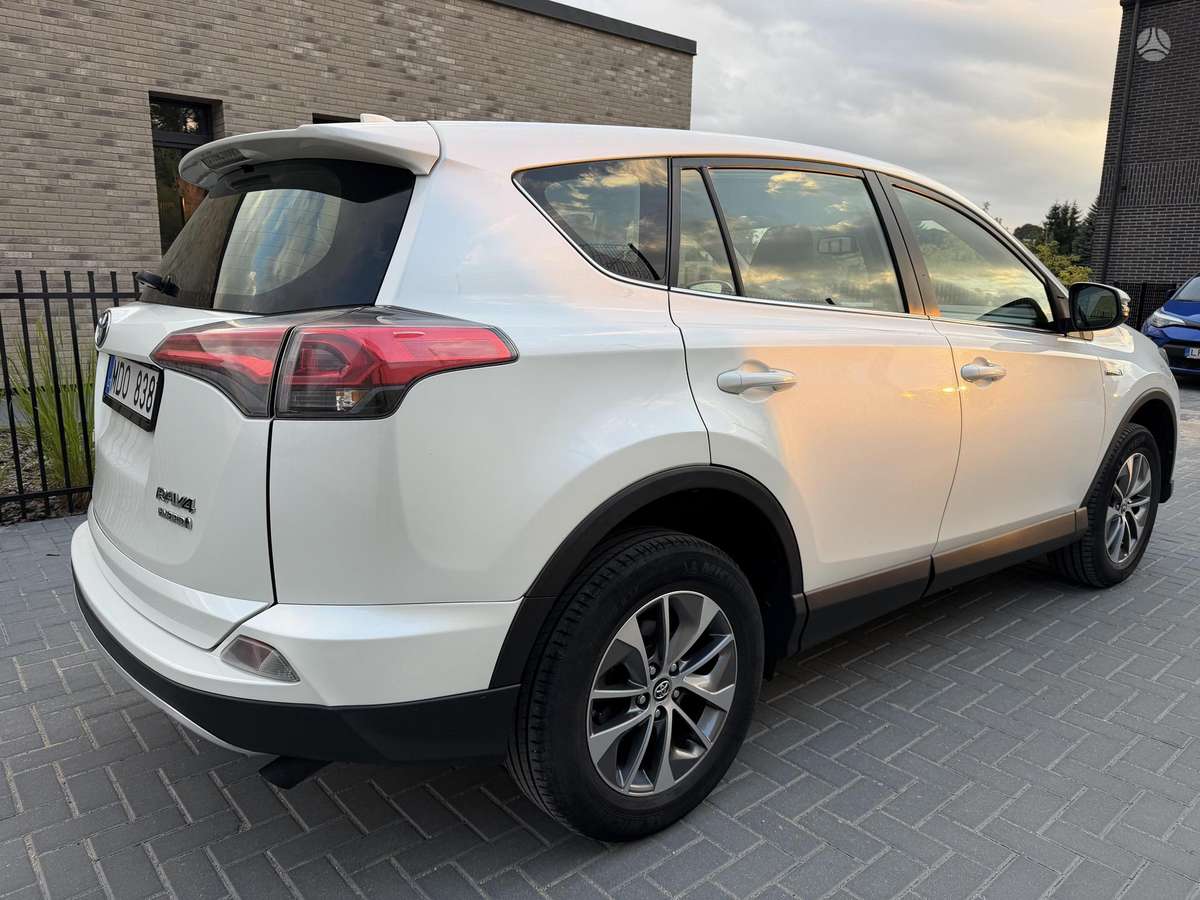 Toyota RAV4 - 4
