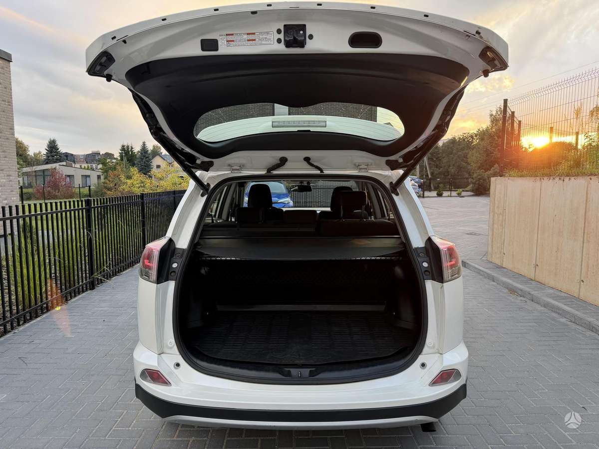 Toyota RAV4 - 6