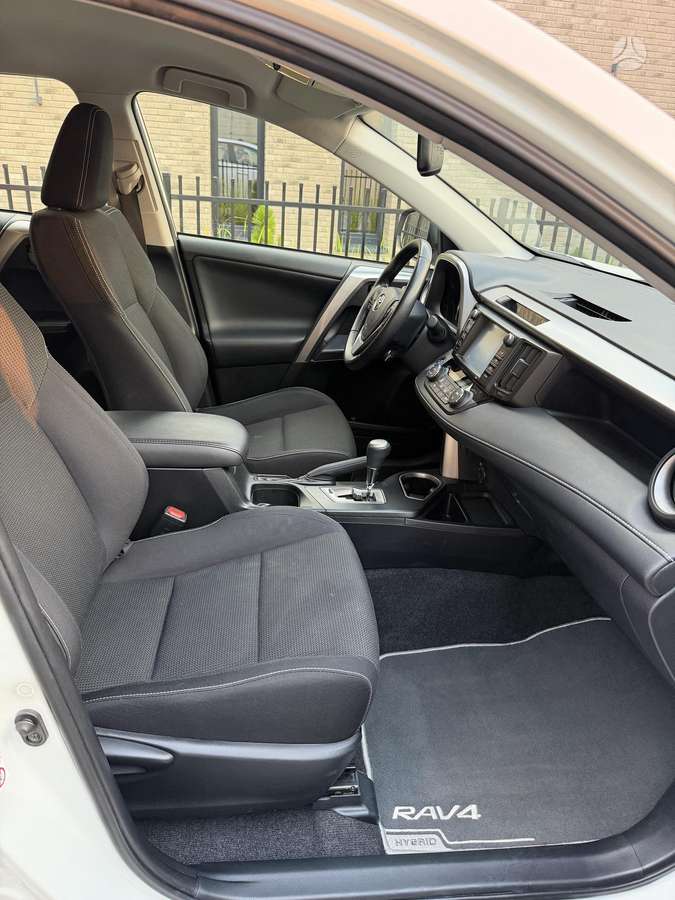 Toyota RAV4 - 12