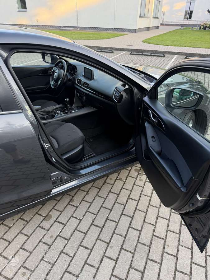 Mazda 3, 2.2 l., Хэтчбек