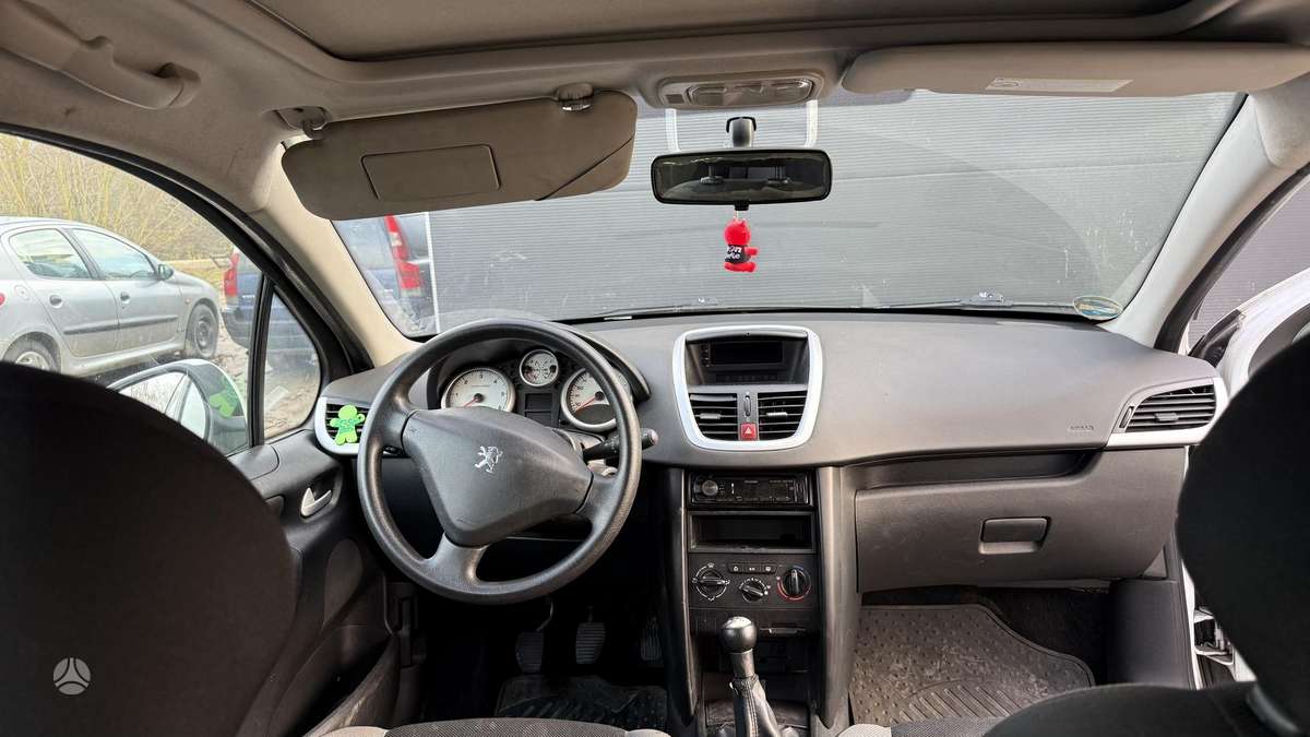Peugeot 207 - 6