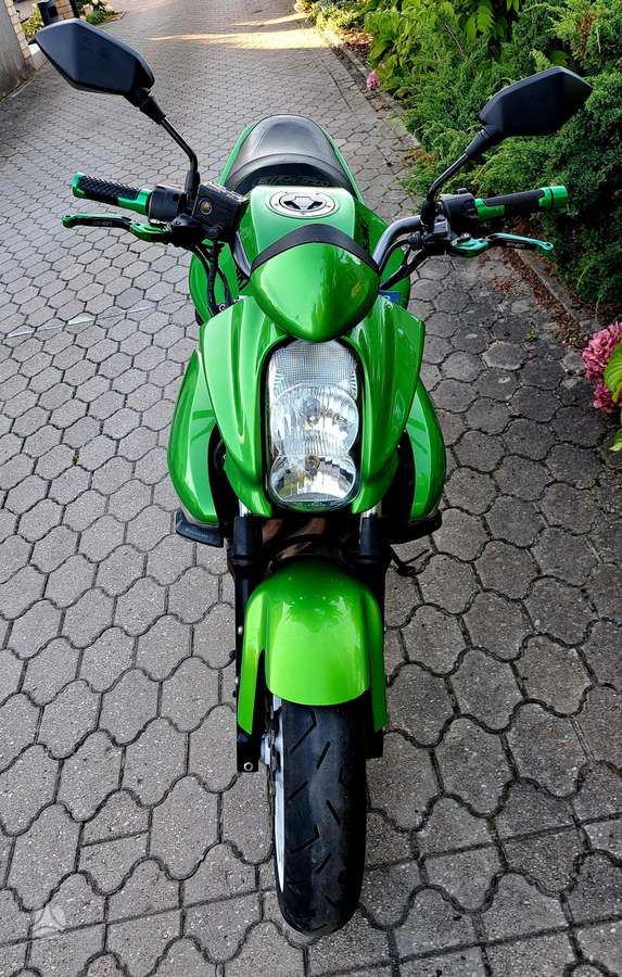 Kawasaki ER 650cc, street / classic