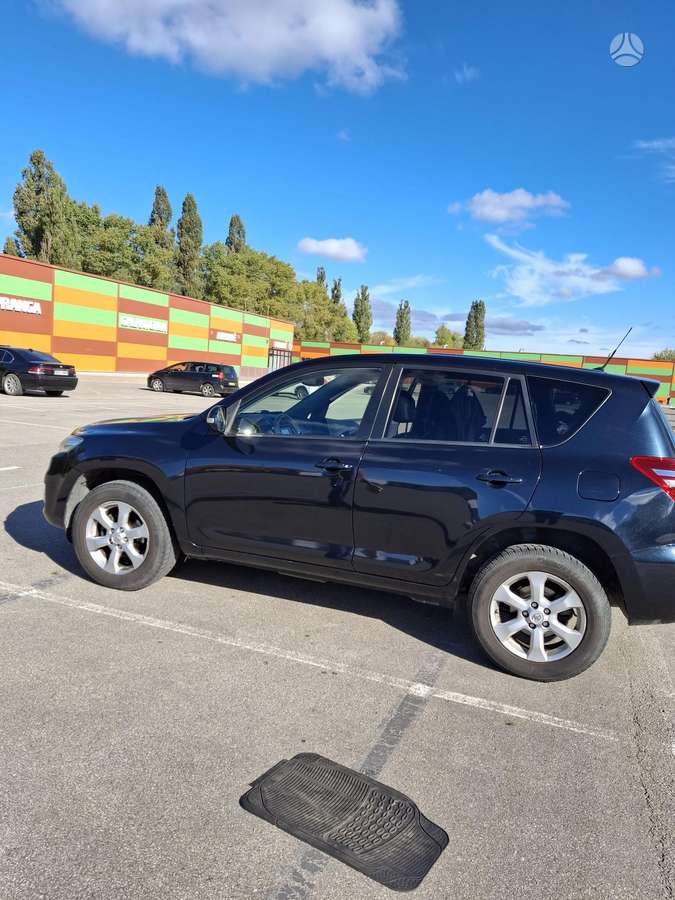 Toyota RAV4 - 3