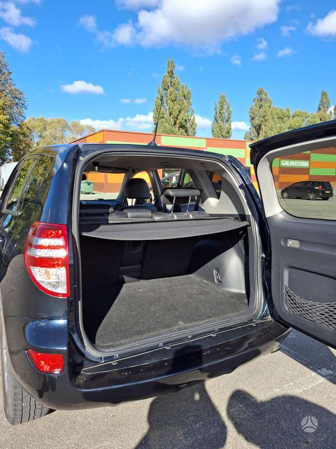 Toyota RAV4 - 5