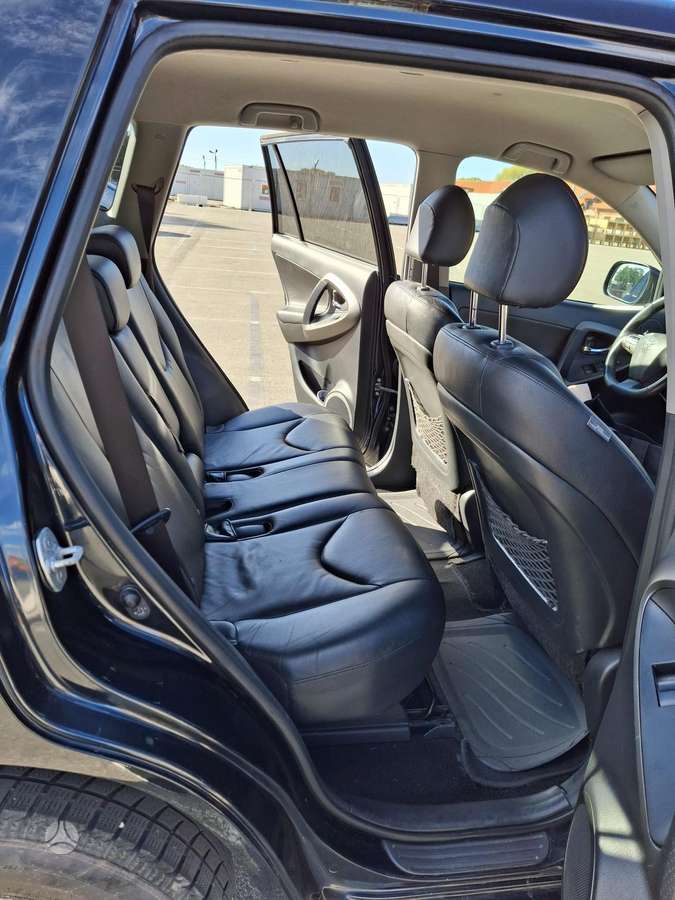 Toyota RAV4 - 12