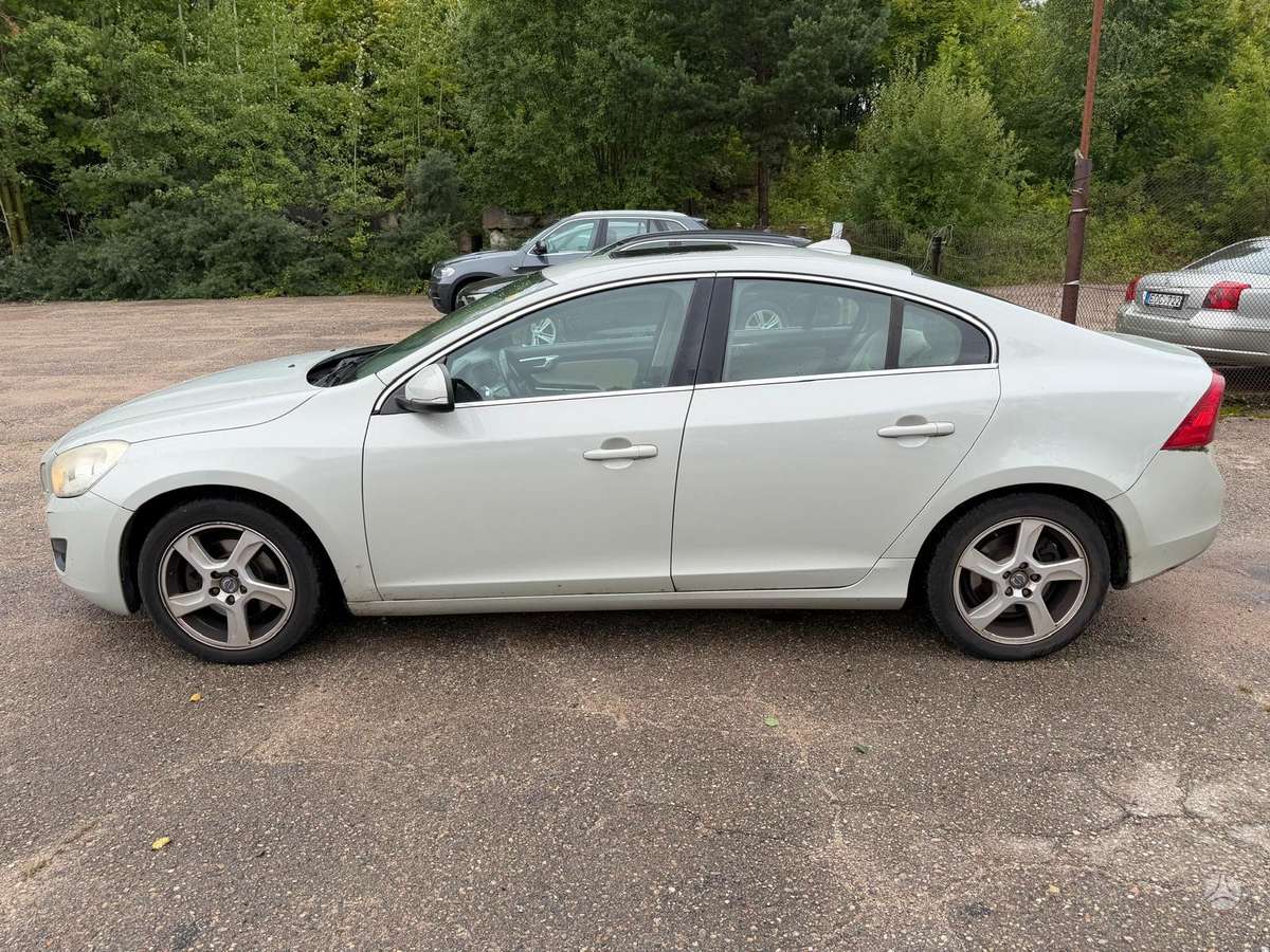 Volvo S60, 2.0 l., Седан
