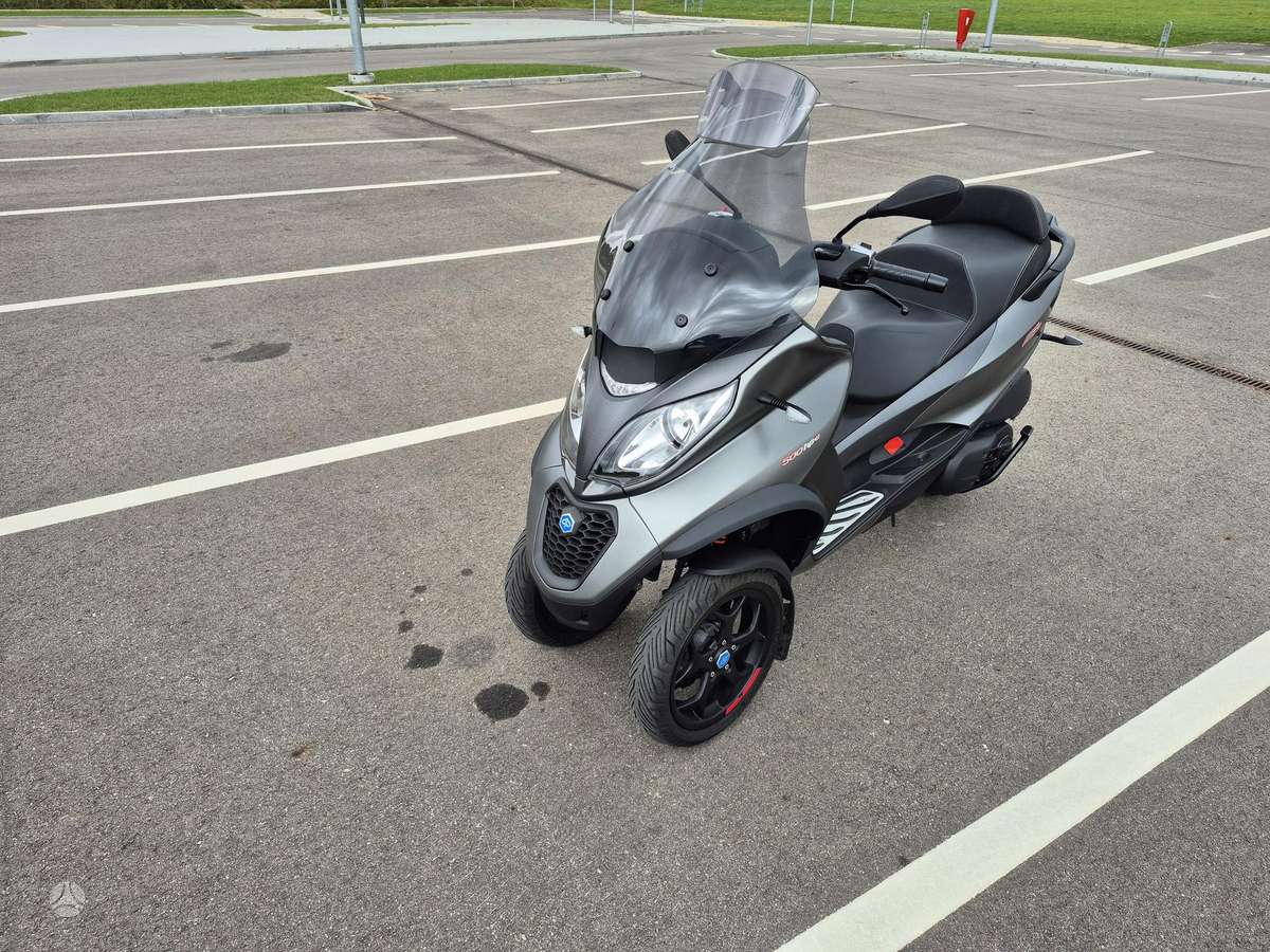Piaggio MP3 493cc, трициклы