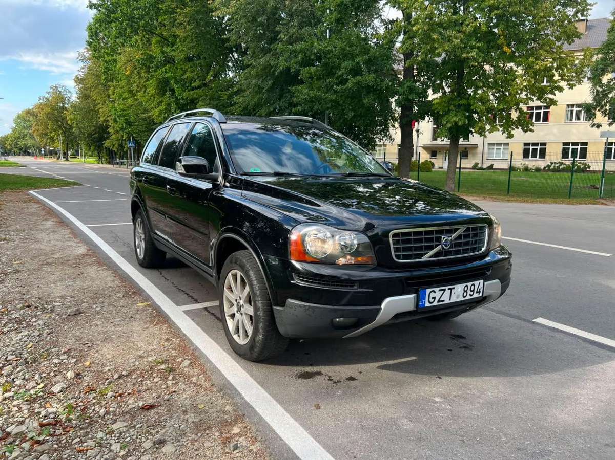 Volvo XC90 - 1