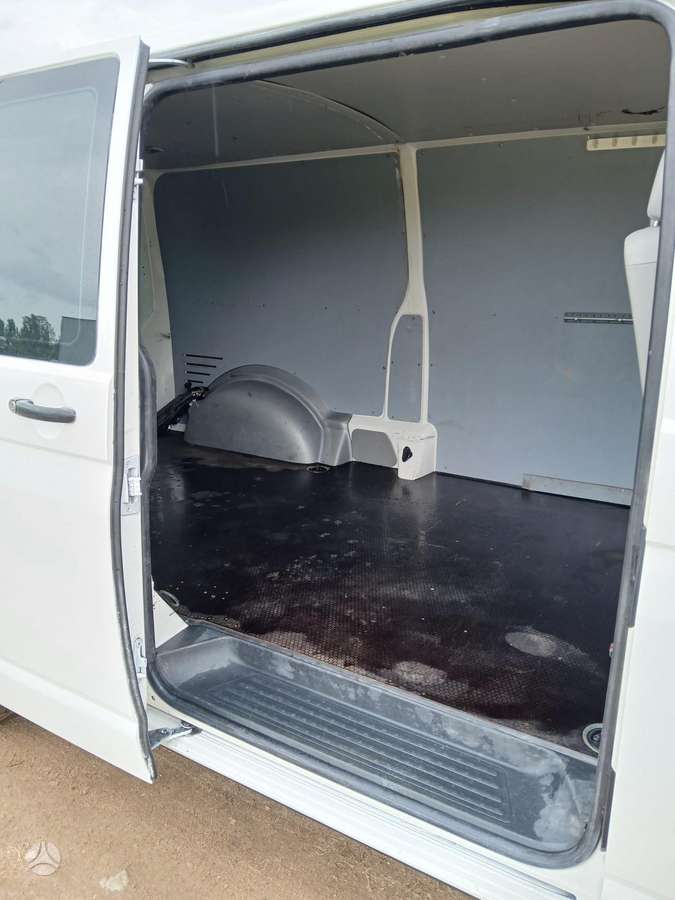 Volkswagen Transporter - 8