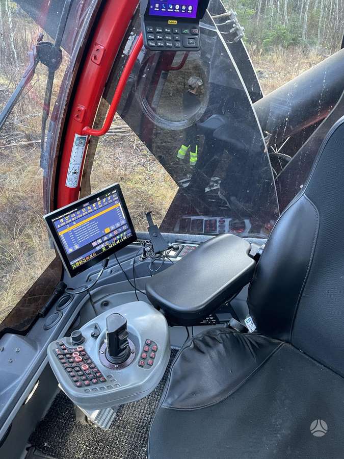 Komatsu 931xc, харвестеры