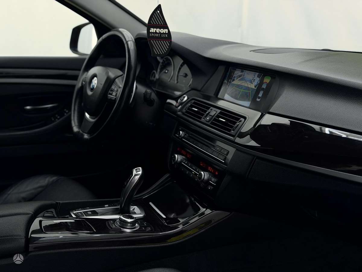 BMW 528, 2.0 l., Седан