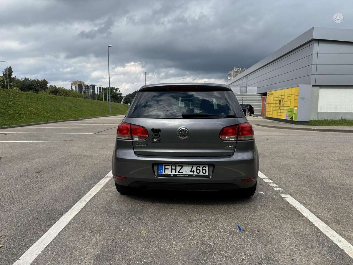 Volkswagen Golf - 5