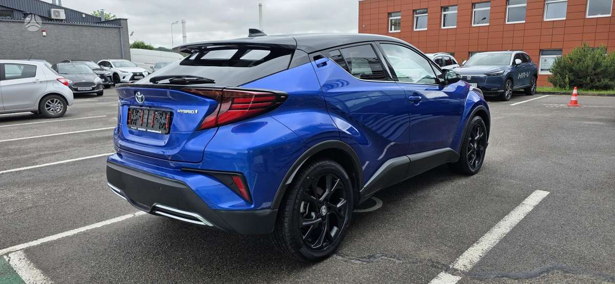 Toyota C-HR - 4