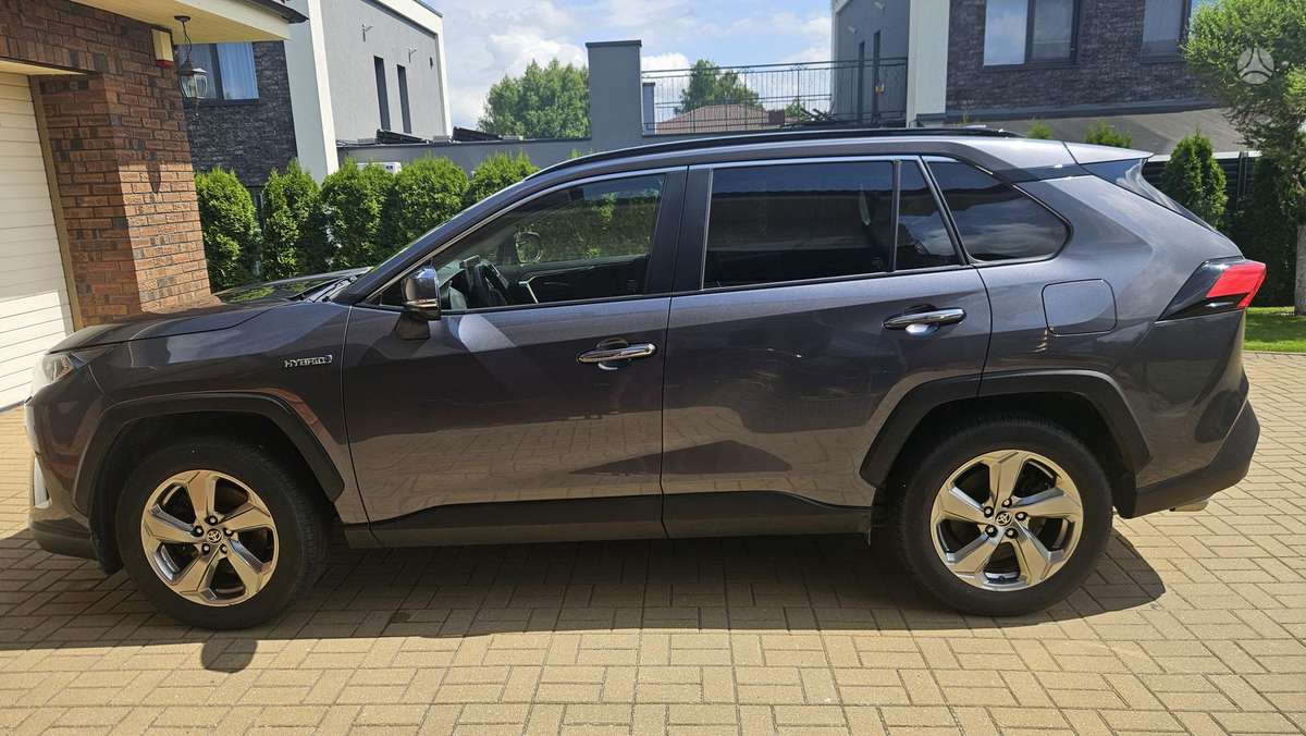 Toyota RAV4 - 8