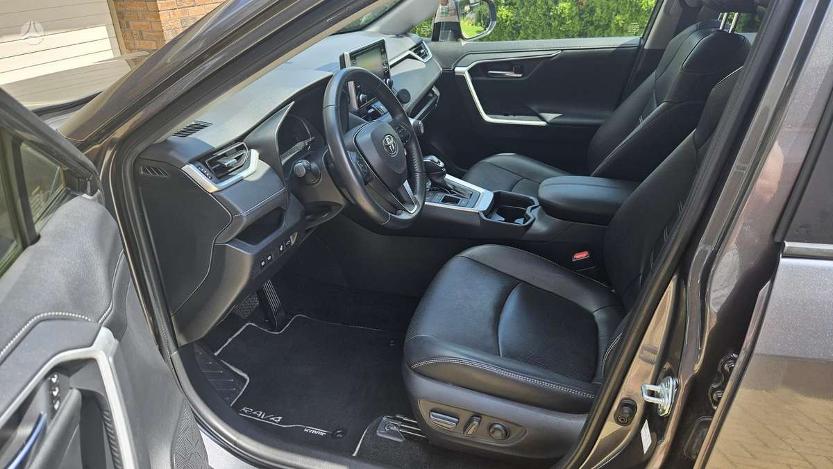 Toyota RAV4 - 10