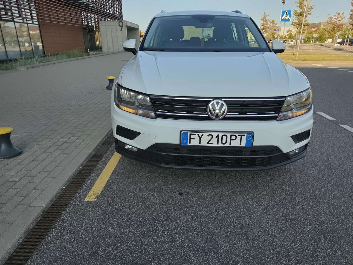Volkswagen Tiguan - 2