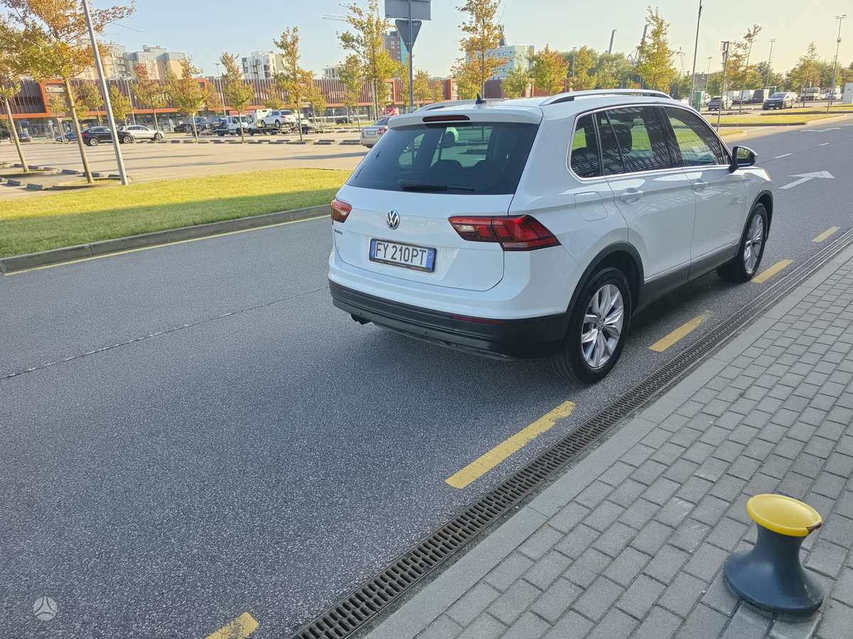 Volkswagen Tiguan - 4