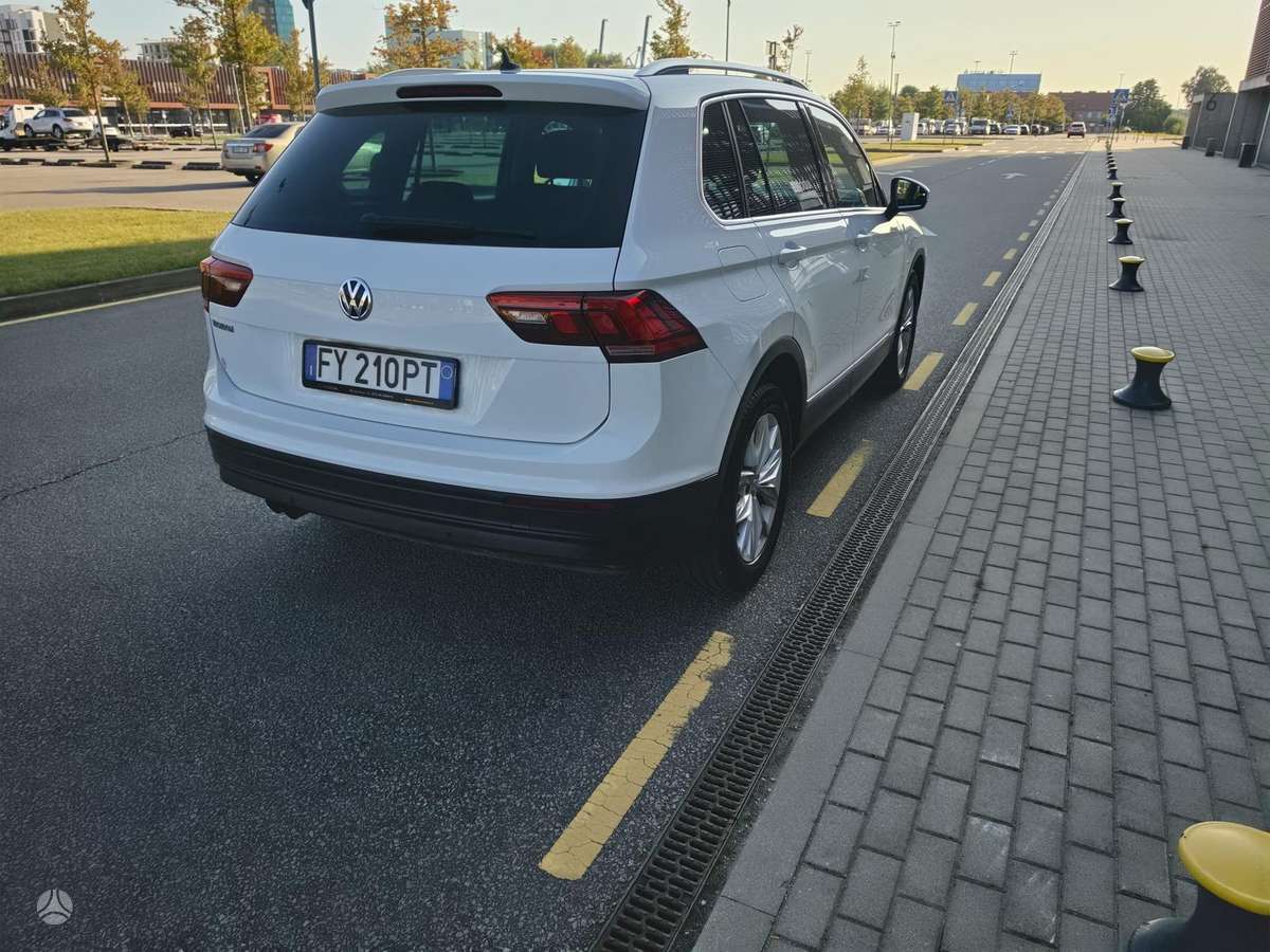Volkswagen Tiguan - 5