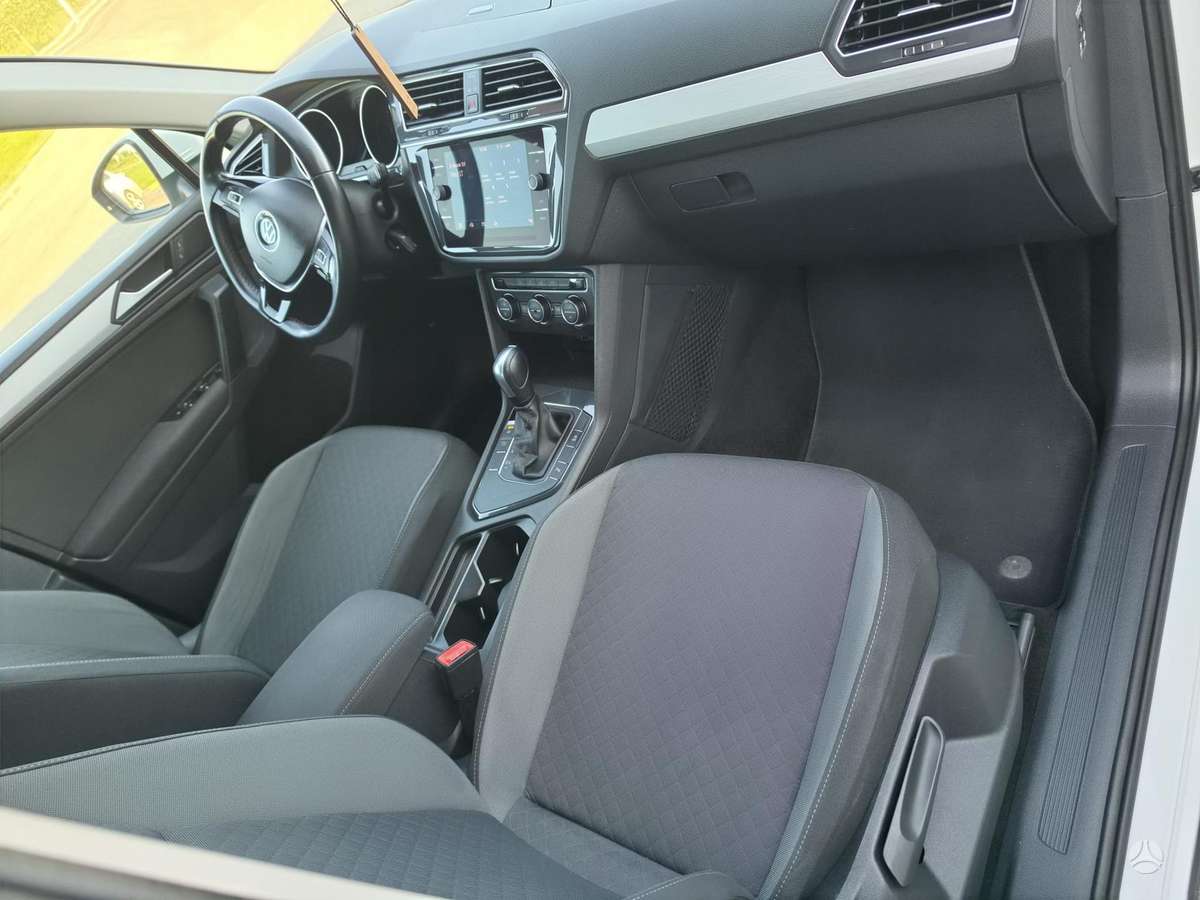 Volkswagen Tiguan - 8
