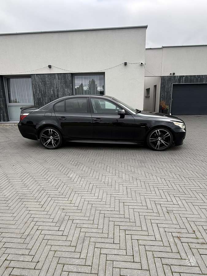 BMW 525, 2.5 l., Седан