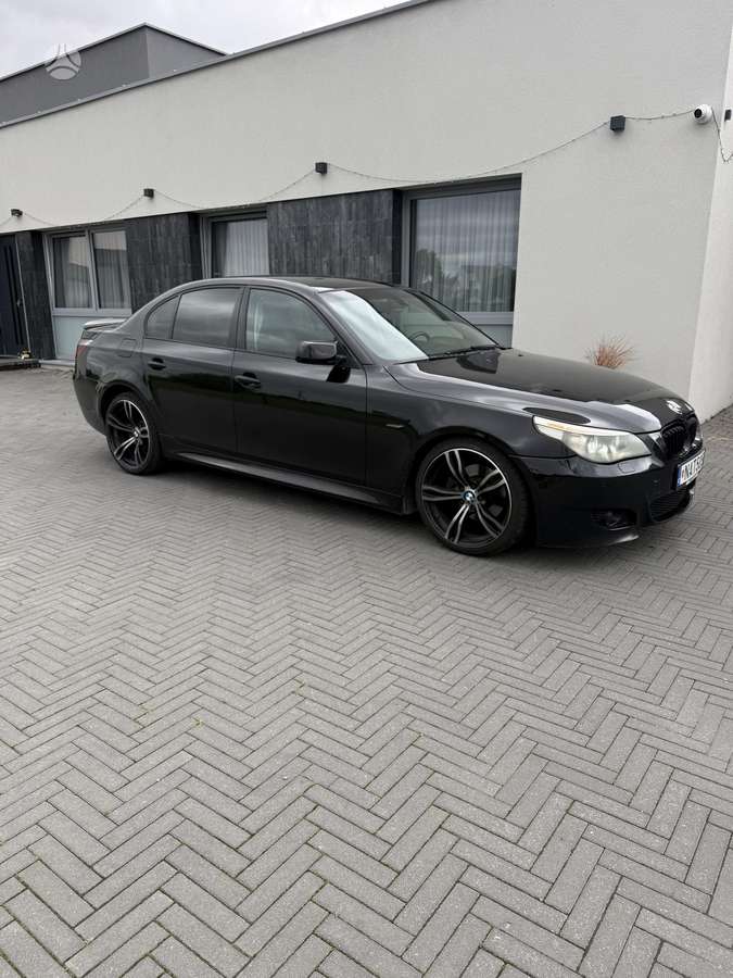 BMW 525, 2.5 l., Седан