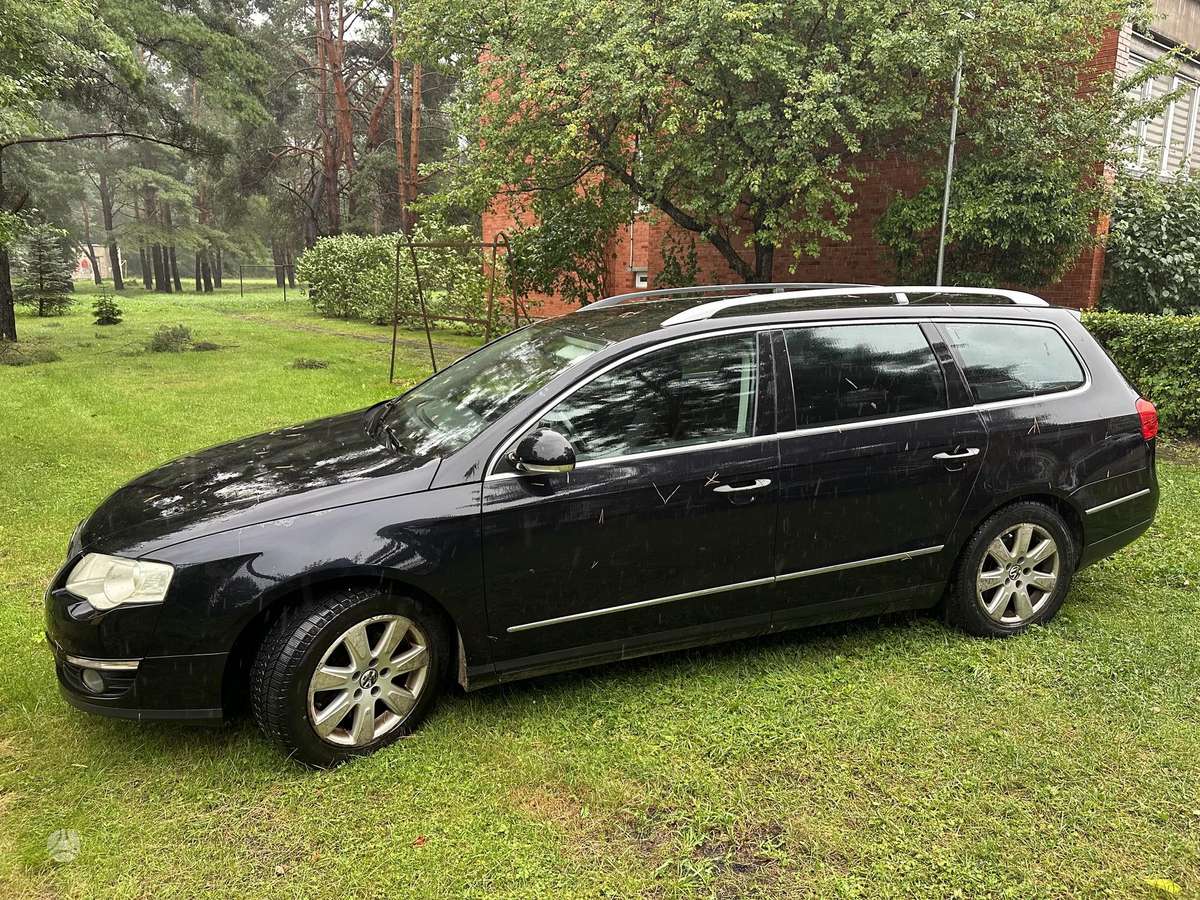 Volkswagen Passat - 1