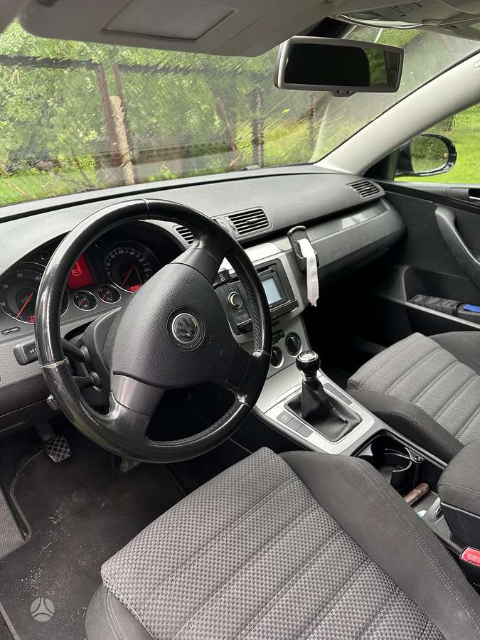Volkswagen Passat - 5