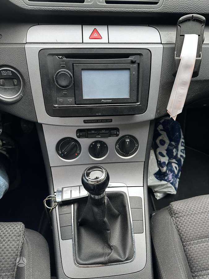 Volkswagen Passat - 9