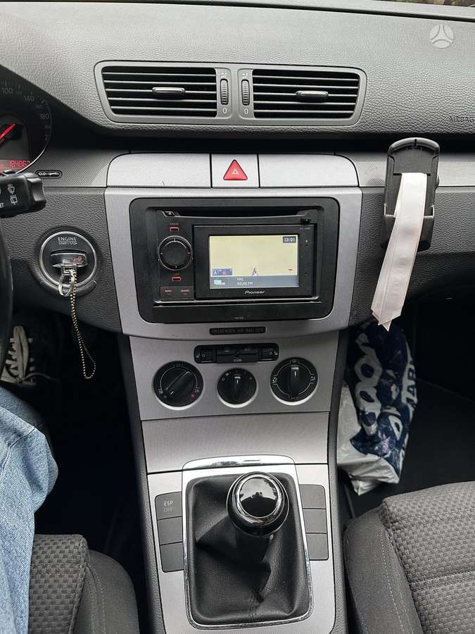 Volkswagen Passat - 10