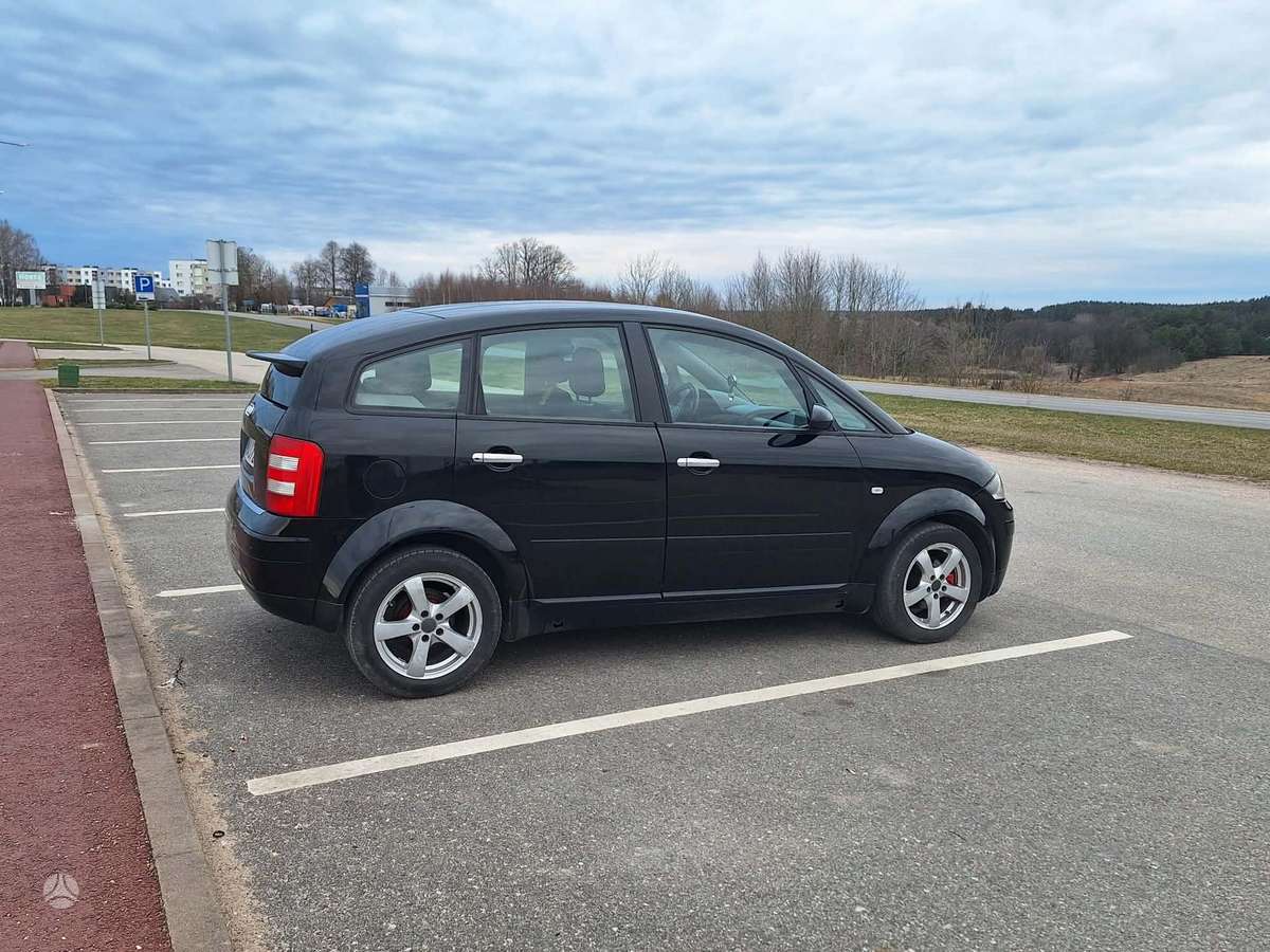 Audi A2, 1.4 l., Хэтчбек