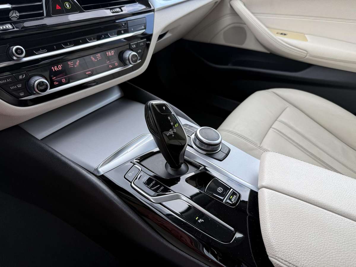 BMW 520, 2.0 l., Седан