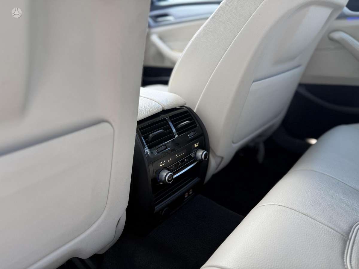BMW 520, 2.0 l., Седан
