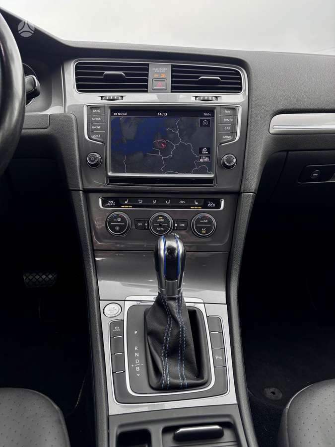 Volkswagen Golf, 24 kWh, hatchback