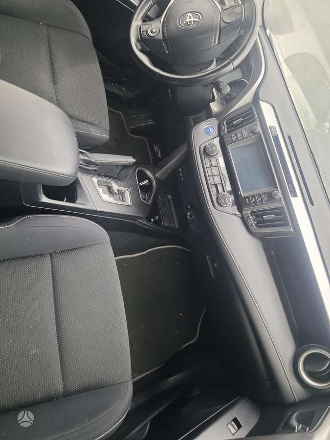 Toyota RAV4 - 11