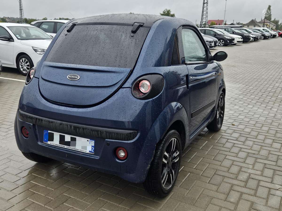 Microcar DUE, Хэтчбек