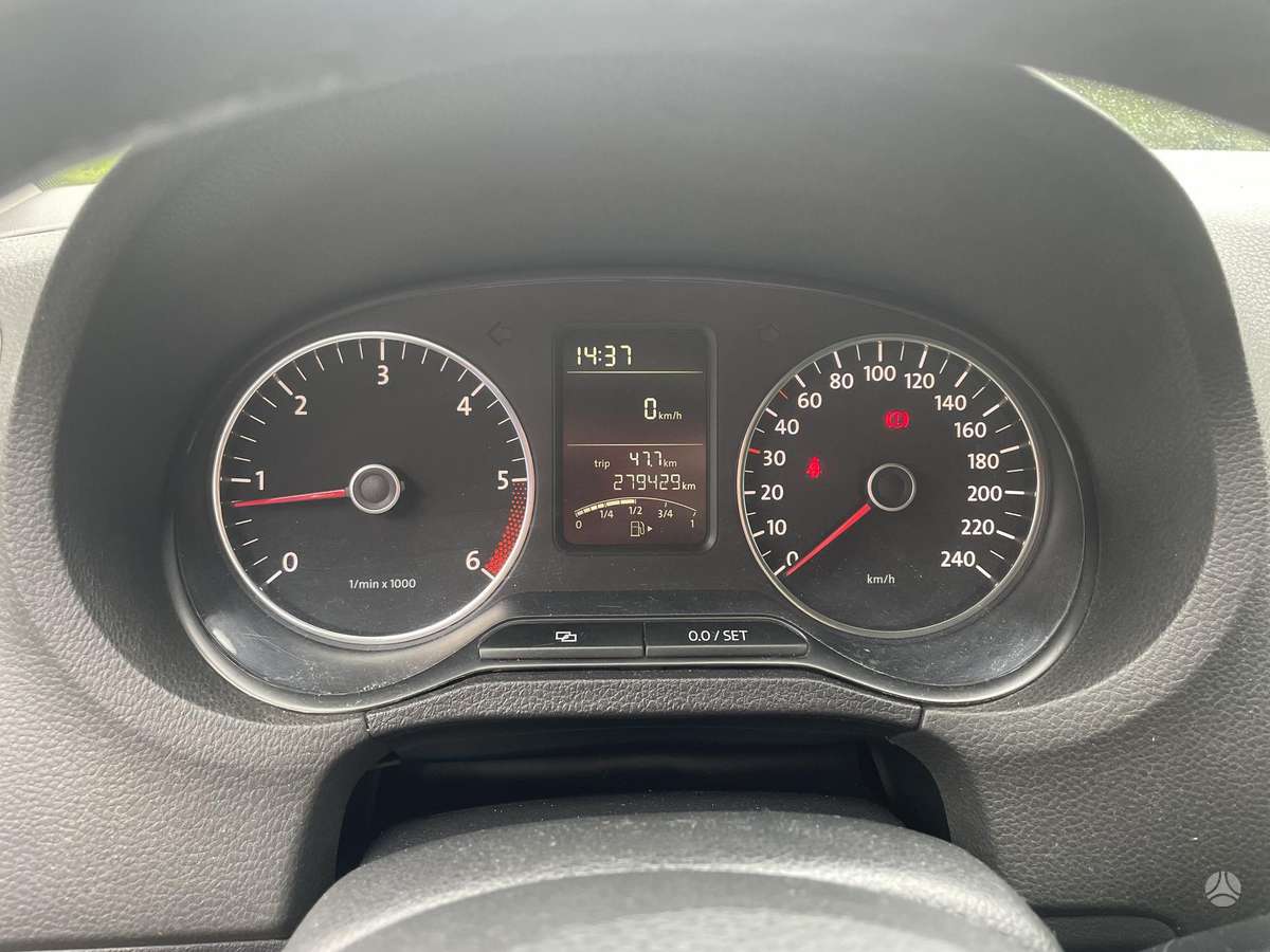 Volkswagen Polo - 5