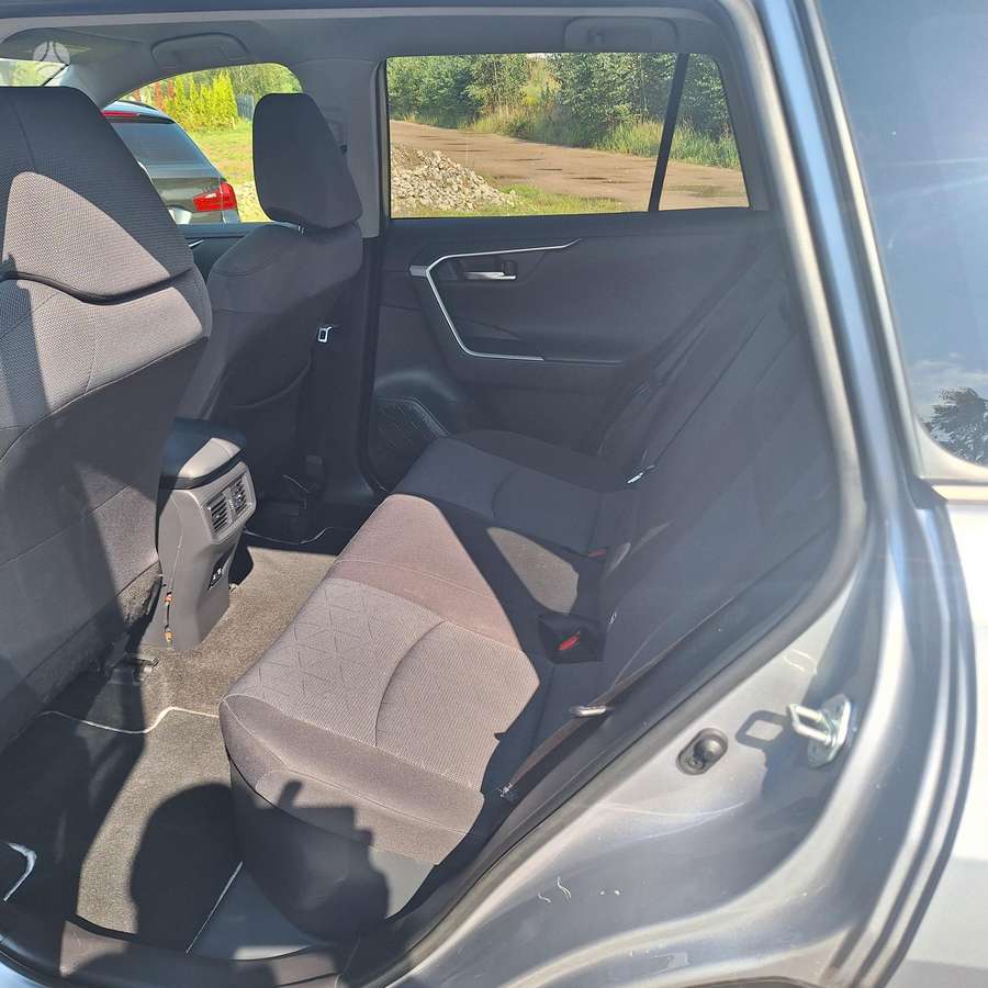 Toyota RAV4 - 10