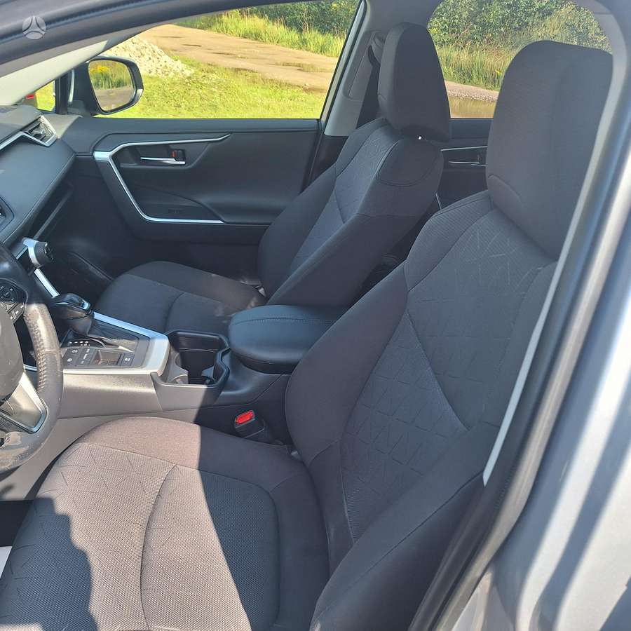 Toyota RAV4 - 11