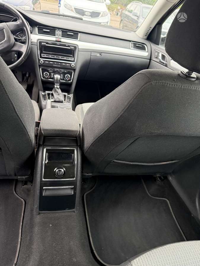 Skoda Superb, 2.0 l., Седан