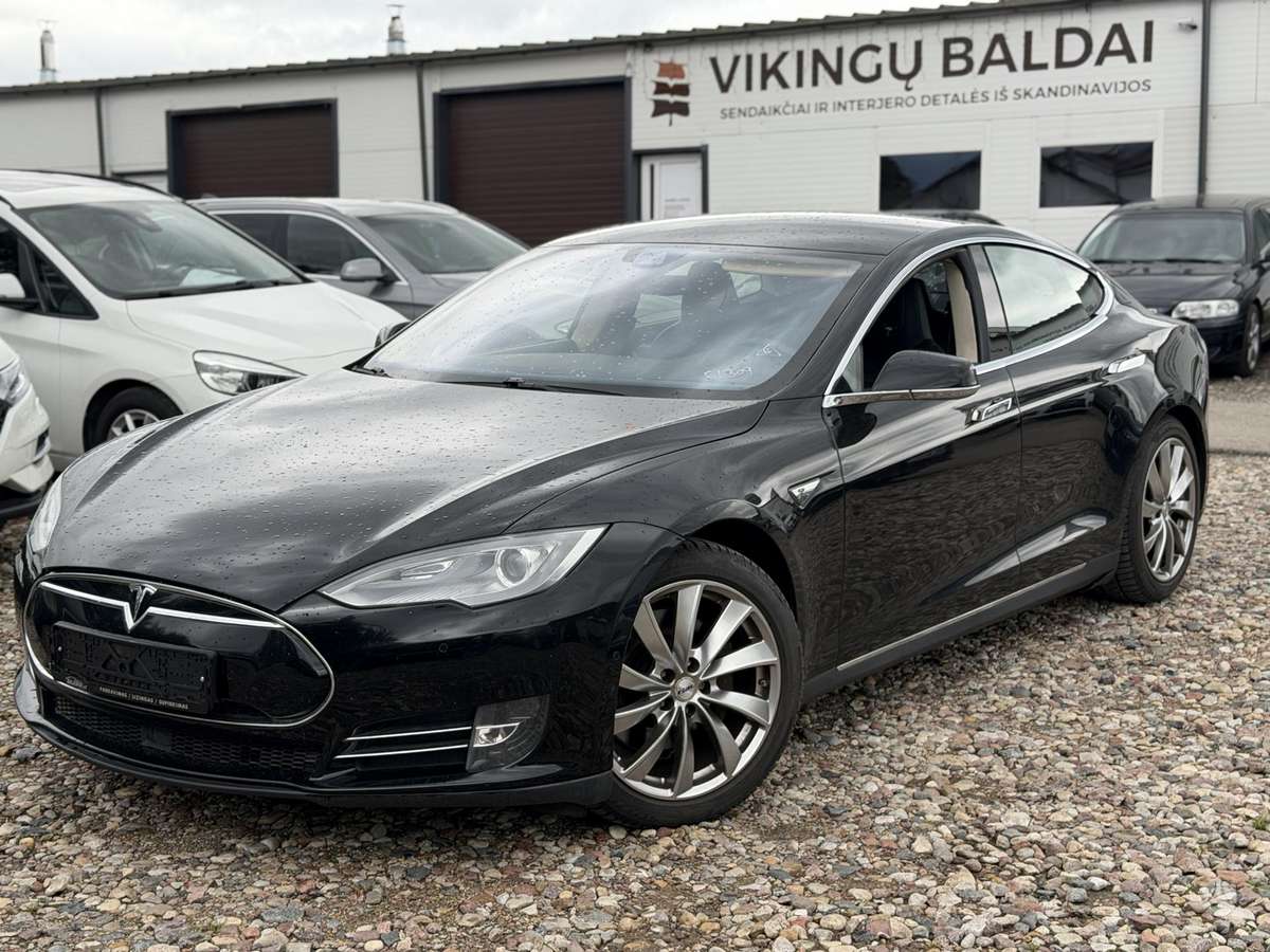 Tesla Model S, hečbekas
